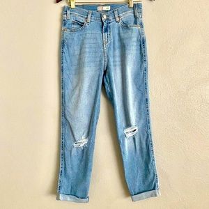 Levi’s Womens Jeans Size 26 Boyfriend Fit Light Wash High Rise Distressed